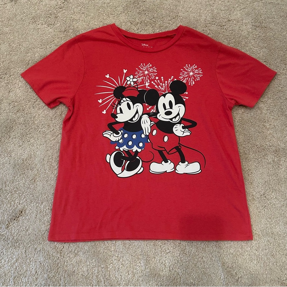 Mickey and Minnie Mouse Disney red T- Shirt July 4th fireworks